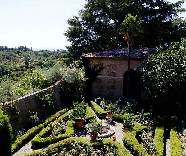 La Strega Villa